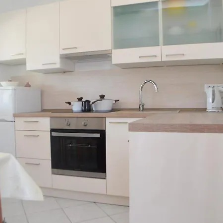 Venilia Apartment Lukoran